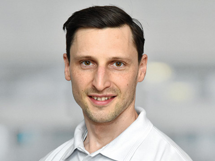 Porträt Priv.-Doz. Dr. med. Benjamin Schäffer, Leitender Arzt Department für Elektrophysiologie - Albertinen International Hospital Hamburg Porträt Priv.-Doz. Dr. med. Benjamin Schäffer, Leitender Arzt Department für Elektrophysiologie - Albertinen International Hospital Hamburg