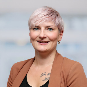 Portrait von Susanne Wieckert, Chefarztsekretärin Herzchirurgie im Albertinen Herz- und Gefäßzentrum am Standort Albertinen Krankenhaus