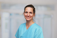Portraitfoto Dr. Annette Hennigs, Leitende Ärztin Infektiologie im Albertinen Herz- und Gefäßzentrum im Albertinen Krankenhaus in Hamburg-Schnelsen